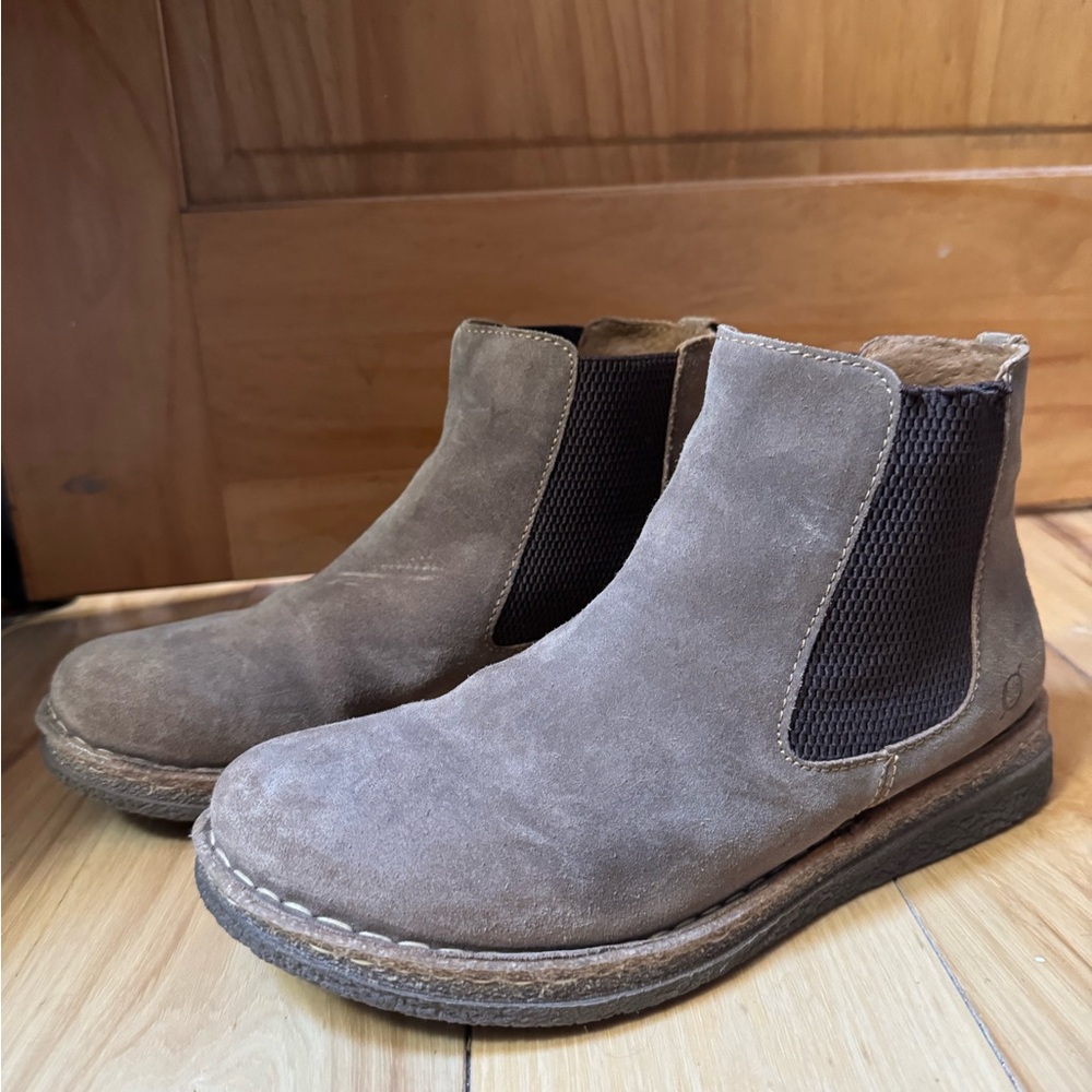 Women’s Brown Chelsea Boots